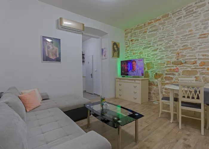 Rich Apartman Pula
