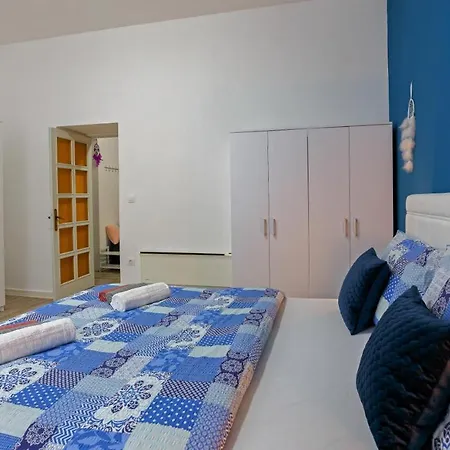 Rich פולה